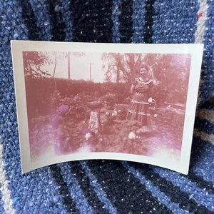 1950s Lady Flowers Kodak Kodacolor Print Photograph Vintage Antique 1956 Sepia - Bild 1 von 4