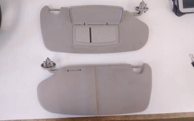 Dodge RAM 1500 2002 parasoles - ambos lados Foto 1 de 3