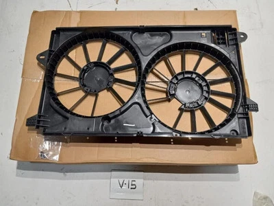 Cubierta del ventilador de refrigeración del radiador original Cadillac 2014-2019 XTS 22830902  Foto 1 de 4