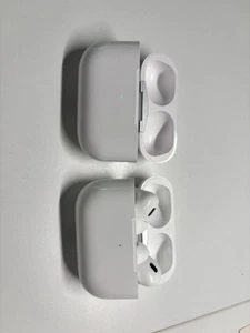 AirPod Pro 2 With 2 Charging Cases (read Description) - Photo 1 sur 7