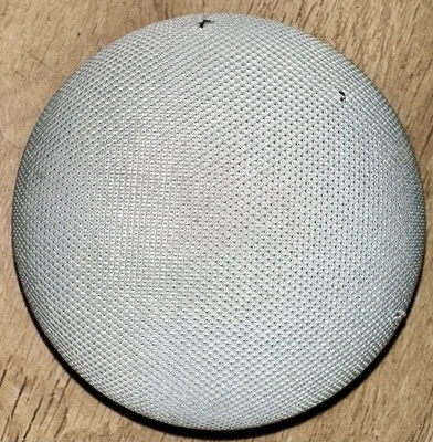 Google Home Mini Sprachassistent - Kreide Modell HOA 1st Gen. - Bild 1 von 2
