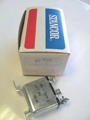 (1x) 7.5A - 24VDC - 160 Ω - SPNO - DC Power Relay - Screw Terminal - Metal Case - Image 1 of 4