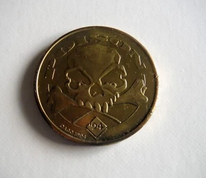1994 Poison ACG Toxic Slam Metal Brass Skull Crossbones Coin Pog See Desc./Photo - Bild 1 von 2