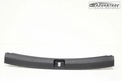 VOLKSWAGEN TIGUAN 2018-2024 MALETERO PESTILLO BLOQUEO UMBRAL PLACA RASGUÑO MOLDURA CUBIERTA OEM Foto 1 de 4