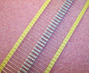 QTY (100) 910 Ohm 2W 2% AXIAL FLAMEPROOF METAL OXIDE RESISTORS RSS2-911GT52 KOA - Picture 1 of 2