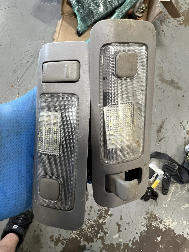 98-05 LEXUS GS400 GS430 GS300 LUZ DOMO INTERIOR TRASERA DERECHA E IZQUIERDA OEM Foto 1 de 1