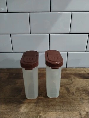 2 contenedores Tupperware Modular Mates Spice Shaker tapa abatible tapa marrón 1846 Foto 1 de 4