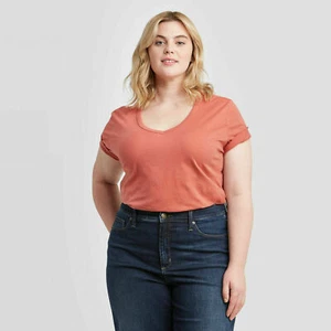 Womens Plus Size T-Shirt Short Sleeve V-Neck Coral CHOOSE SIZE 1X 2X 3X 4X NWT - Picture 1 of 2