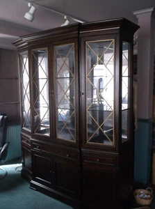 Lexington China Cabinet Dark Wood Glass Shelving Lighted 7 Ft Tall Ex Cond - Picture 1 of 22