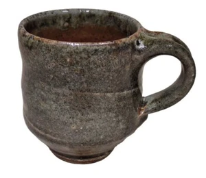 Salt Fired Ceramic Pottery Mug Speckled Greenish Brown Signed "Liz" 3&3/4" Tall - Picture 1 of 9
