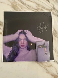 Olivia Rodrigo Guts UK Exclusive Red Cassette + 11” SIGNED ART CARD item - Picture 1 of 5