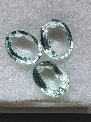 AQUAMARINE. Aqua Blue Oval, Very Slight Inclusion. 3 Pcs, 7.8 x 6 mm, 3.102 TCW. - Image 1 of 3