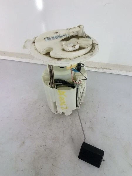 2011-2014 CHRYSLER 200 2.4L Fuel Pump Assembly OEM 11-14 - Image 1 of 1