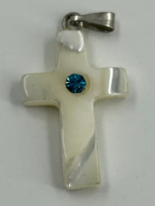 Natürliche Muschel MOP 7/8" Anhänger christliches Kreuz blau Strass keine Kette - Bild 1 von 4
