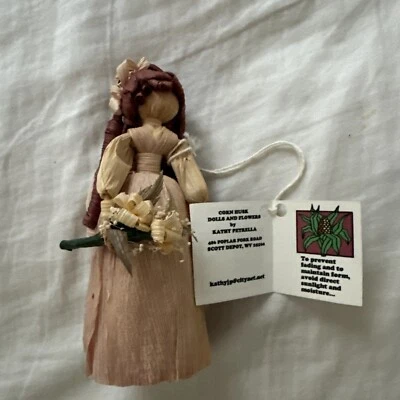 Cáscara de Maíz Muñeca Novia Muñeca Vestido Hecho a Mano Sosteniendo Flor Boda Decoración Nupcial Foto 1 de 4