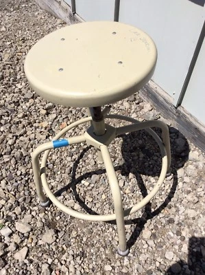 "Taburete industrial vintage Garrett crema - juego de 26"" de alto - muy bueno" Foto 1 de 4