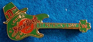 ST LOUIS ST PATRICK'S DAY SHAMROCK FENDER STRAT GUITAR 1999 Hard Rock Cafe PIN - Picture 1 of 1