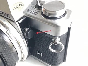 Bouchon original OLYMPUS protection prise synchro flash pour OM-1n OM-2n - Photo 1/3