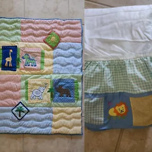 Manta para cuna de bebé multicolor con tema animal de Carter's y volantes antipolvo - Imagen 1 de 14