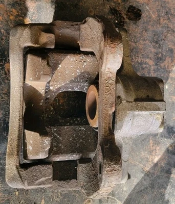 2015 吉姆西 ACADIA 右后制动钳 状况良好 带支架 — 第 1/4 张图片