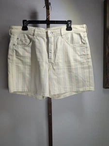 Pantalones Cortos Pilcro by Anthropologie Rayas Florales Ajustados Novio Color Crema Talla 32 - Imagen 1 de 9
