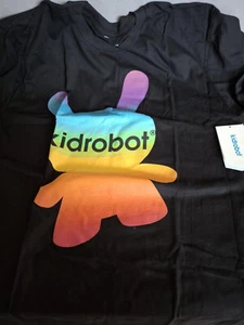 Kid Robot T Tee Shirt Mens MEDIUM - Picture 1 of 3