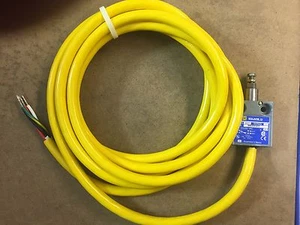 Square D 9007 MS09S0402 Limit Switch - Picture 1 of 2