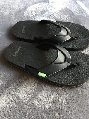 Sandalias para niño Sanuk negras acogedoras talla 4-5 suela gruesa chanclas suaves Foto 1 de 4