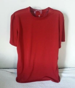 NUEVO CON ETIQUETAS OUTDOOR EDGE Camisa Para Hombre S Roja Manga Corta 100% Poliéster - Imagen 1 de 7