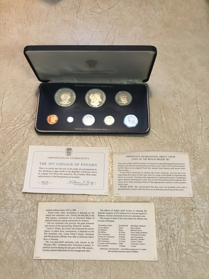 SILVER 1975 Coinage of The Republic of Panama 8 Coin Proof Set Original box  COA - Image 1 of 4