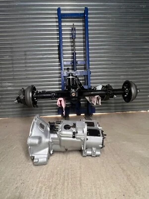 Land Rover 80’ pulgadas caja de cambios reacondicionada y caja de transferencia. Venta directa Foto 1 de 3