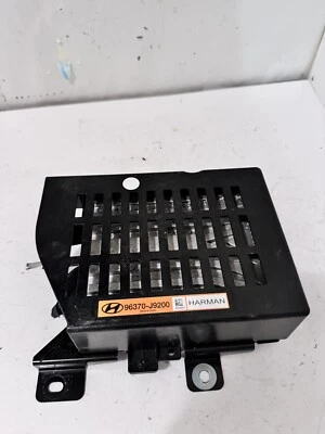 2019 HYUNDAI KONA AUDIO SOUND AMPLIFIER HARMAN OEM 96370-J9200 - Изображение 1 из 4