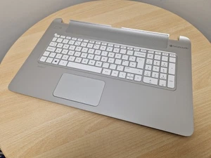 Genuine HP Pavilion 17-F Palmrest Cover UK Keyboard 765807-031 EAY17007040 - Picture 1 of 4