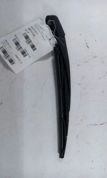 Nissan Pathfinder 2011 SUV de 4 puertas brazo limpiaparabrisas trasero montado en puerta levadiza Foto 1 de 4