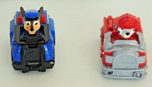 Set di 2 veicoli Paw Patrol Marshall camion dei pompieri e inseguimento auto polizia Spin Master - Foto 1 di 5