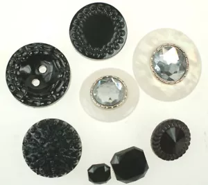 CRYSTAL & DECORATIVE BUTTONS,20-40pcs Buttons; £12 - Picture 1 of 1