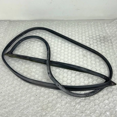 Restripa de apertura de puerta trasera exterior izquierda para L200 K74T Serie 3 2.5TD Foto 1 de 4