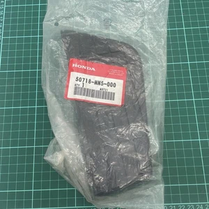 50718-MN5-000 Genuine Honda Rubber Pillion Step RH Right Goldwing GL 1500 NOS - Picture 1 of 7