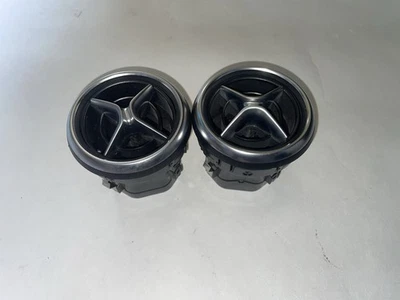 Grille d'aération aérateur avant gauche droit MERCEDES CLASSE A / A1768300754 - Photo 1/3