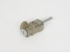 Genuine BMW E46 Door. Lock cylinder with surrounding structure but no key - Foto 1 di 5