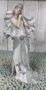 10" Porcelain Figurine of a Woman Dressed In Art Deco Flapper Clothing - Picture 1 of 15