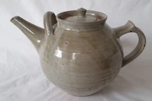 Stunning Gwyn Hanssen-Pigott large studio pottery teapot - Picture 1 of 16