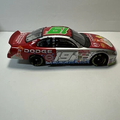 Action Racing 1:24 Diecast - #19 Muppets 25th Anv. Jeremy Mayfield (2002) - Image 1 of 4