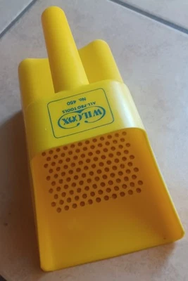 Wilcox 450: Sifting Scoop 1/4" Holes  - Image 1 of 4