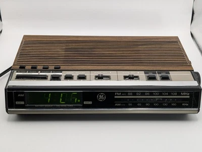 Vintage GE Woodgrain Digital AM/FM Alarm Clock Radio Model 7-4638B (Working) - Image 1 of 4