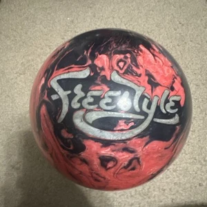 Motiv FreeStyle Pink/Black 16 lb Bowling ball - Picture 1 of 5