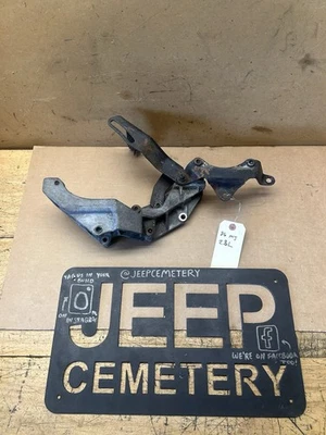 84-86 Jeep Cherokee XJ Comanche MJ 2.8 V6 Alternator AC Compressor Mount Bracket - Image 1 of 4