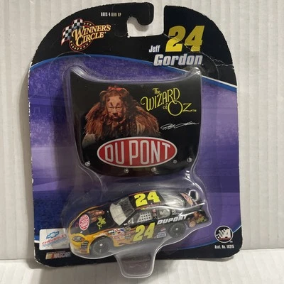 Diecast 1:64 Jeff Gordon Wizard of OZ Cowardly Lion Chevy WC Mini Race Hood 2004 - Image 1 of 4
