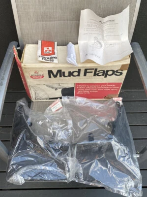 NOS MISTSUBISHI 1980's-90's SIGMA-GALANT-LANCER BRAND NEW REAR RH-LH MUD FLAPS!! - image 1 of 4