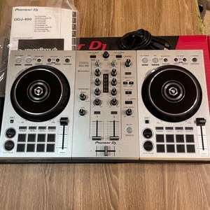 Srebrny kontroler Pioneer DDJ-400 - Zdjęcie 1 z 10